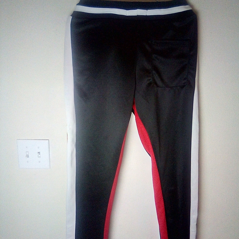 Sweats rocawear  skinny sweats.. polyester nice